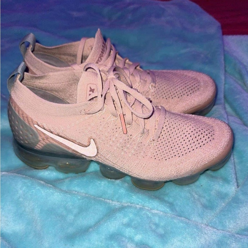 Nike shoes!! Slightly used
